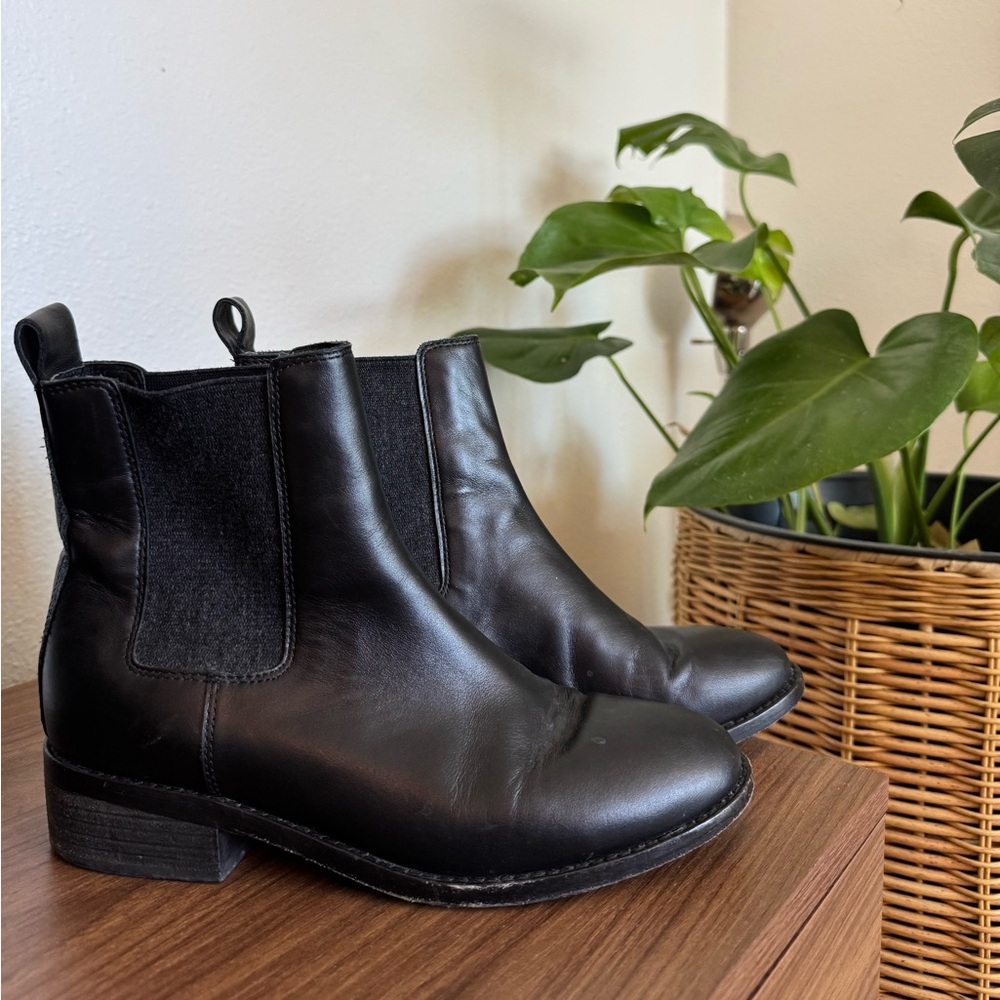 Eileen Fisher Black Leather Chelsea Ankle Boots